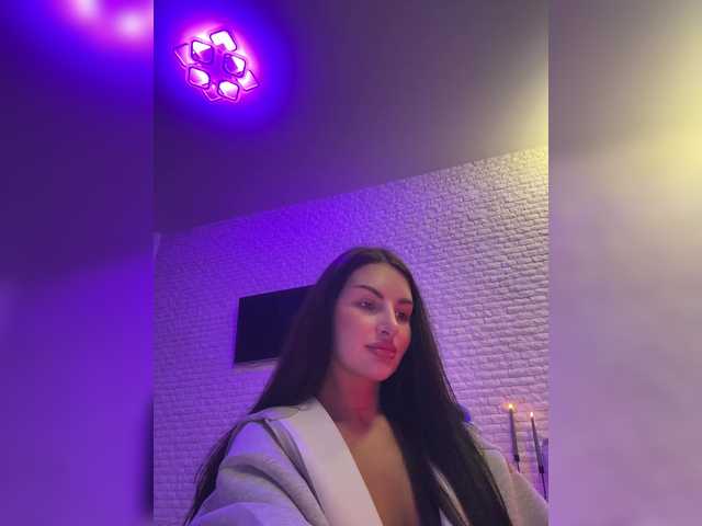 sweetkira25's BongaCams show and profile