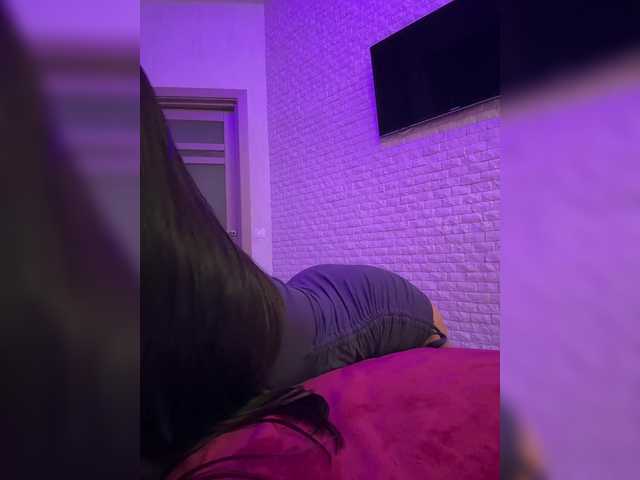 sweetkira25's BongaCams show and profile