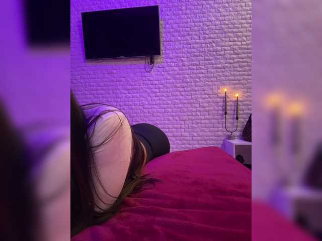 sweetkira25's BongaCams show and profile