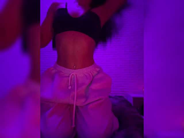 sweetkira25's BongaCams show and profile