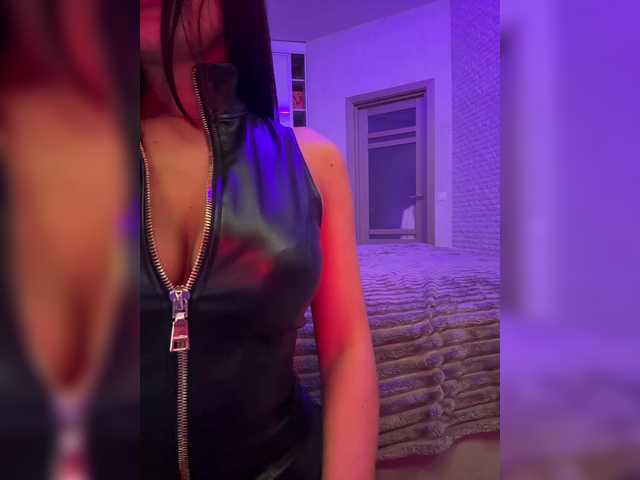 sweetkira25's BongaCams show and profile