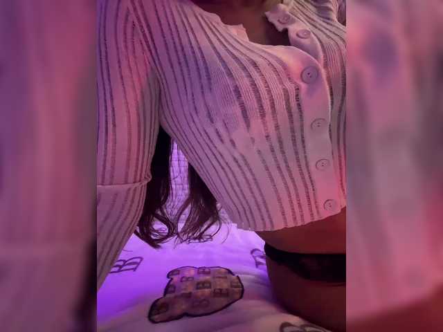 sweetkira25's BongaCams show and profile