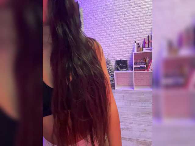 sweetkira25's BongaCams show and profile