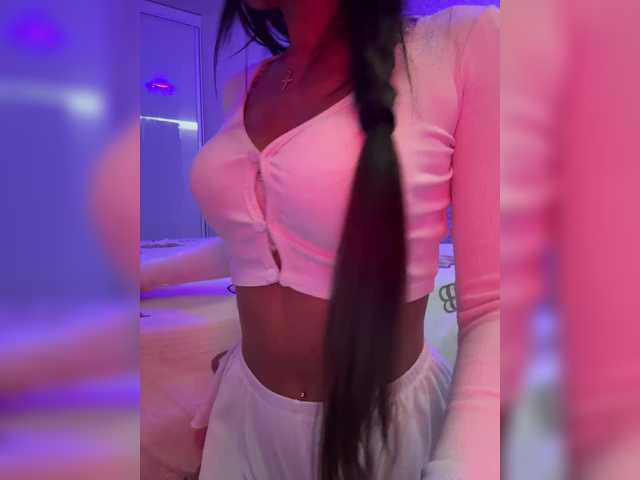 sweetkira25's BongaCams show and profile