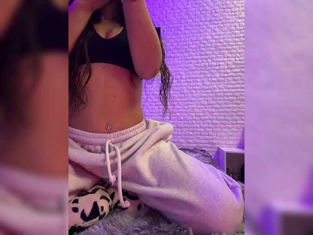 sweetkira25's BongaCams show and profile