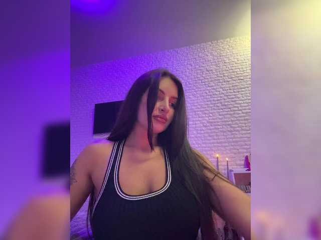 sweetkira25's BongaCams show and profile