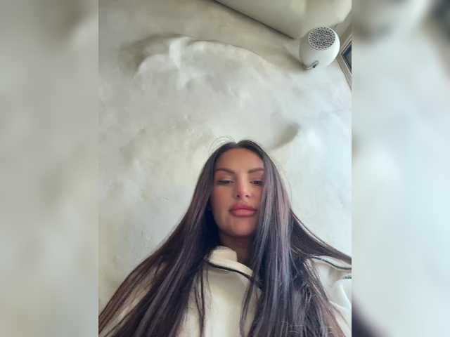 sweetkira25's BongaCams show and profile