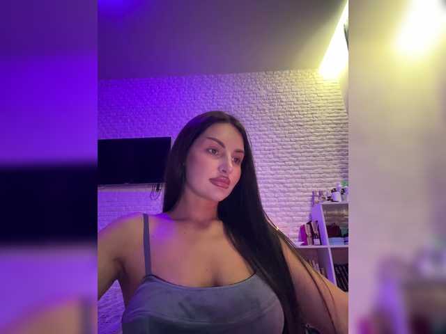 sweetkira25's BongaCams show and profile