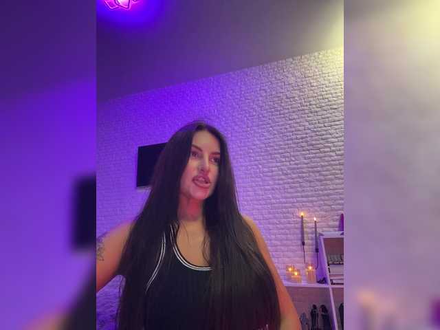 sweetkira25's BongaCams show and profile