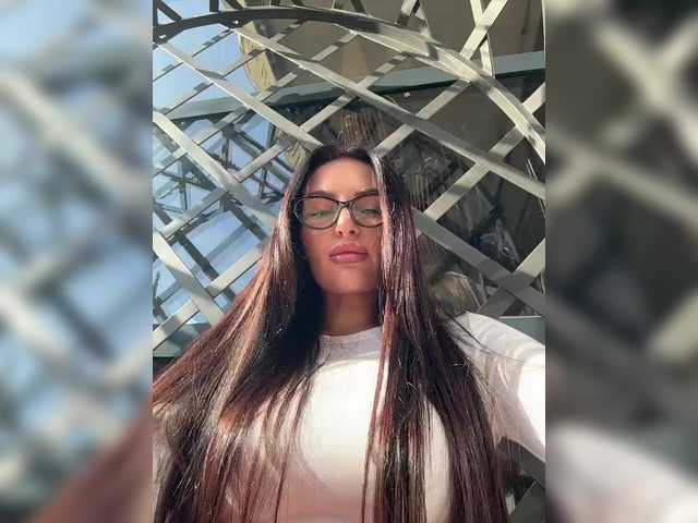 sweetkira25's BongaCams show and profile