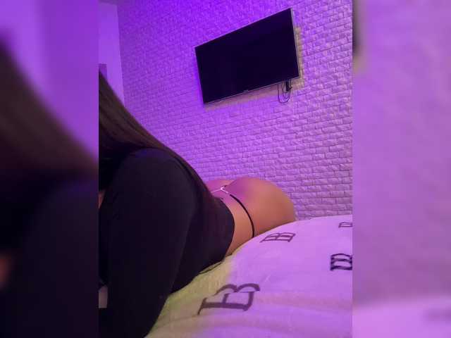 sweetkira25's BongaCams show and profile