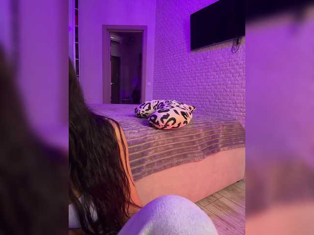 sweetkira25's BongaCams show and profile