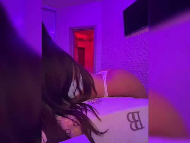 sweetkira25's BongaCams show and profile