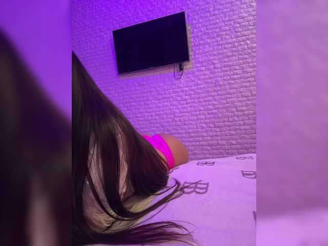 sweetkira25's BongaCams show and profile