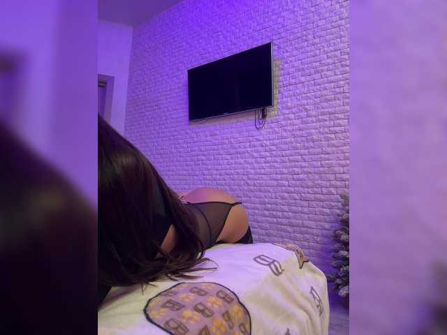 sweetkira25's BongaCams show and profile