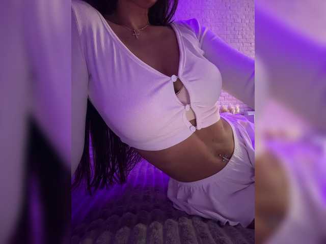 sweetkira25's BongaCams show and profile