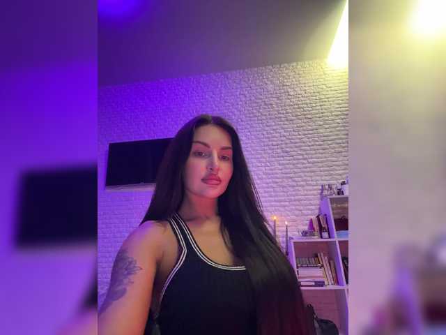 sweetkira25's BongaCams show and profile