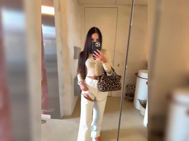 sweetkira25's BongaCams show and profile