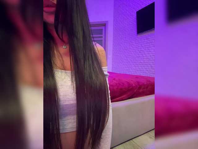 sweetkira25's BongaCams show and profile