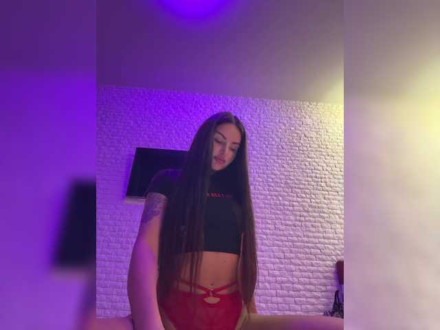 sweetkira25's BongaCams show and profile