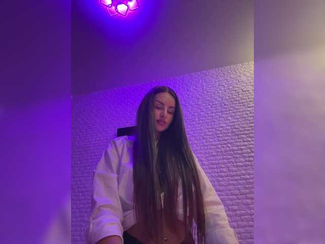 sweetkira25's BongaCams show and profile