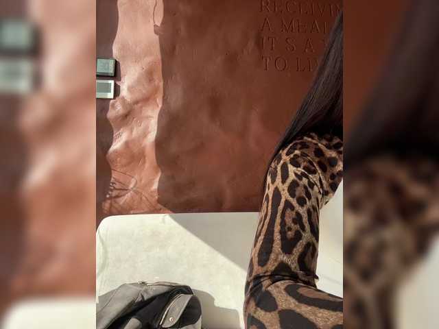 sweetkira25's BongaCams show and profile