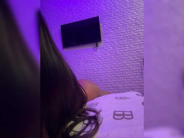 sweetkira25's BongaCams show and profile