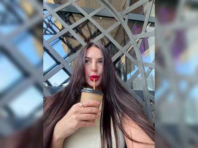 sweetkira25's BongaCams show and profile