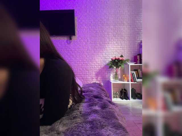 sweetkira25's BongaCams show and profile