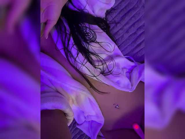 sweetkira25's BongaCams show and profile