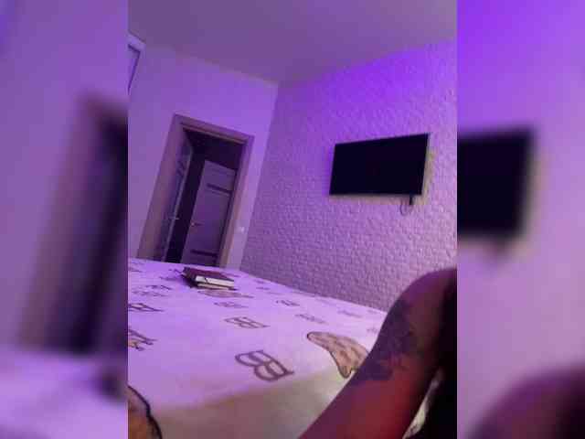 bitch_production webcam