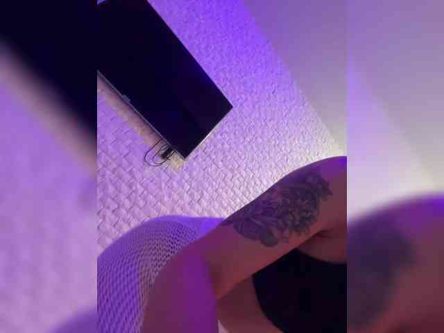 bitch_production webcam