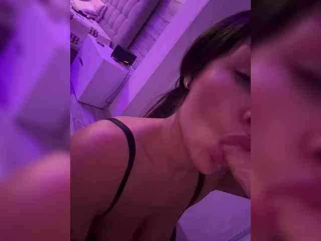 sweetkira25 Live Webcam on BongaCams