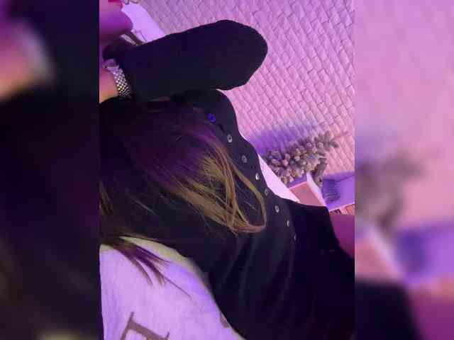 bitch_production webcam