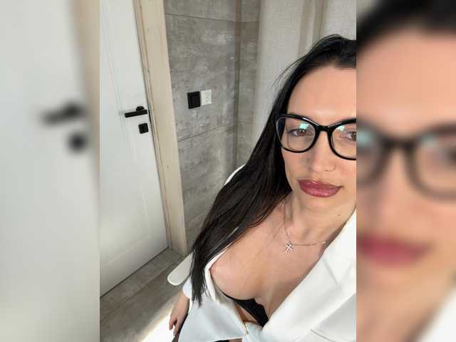 Amarulla's BongaCams show and profile