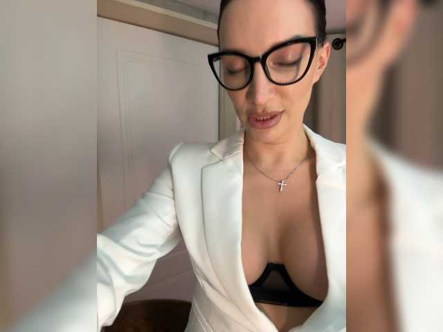 Amarulla's BongaCams show and profile