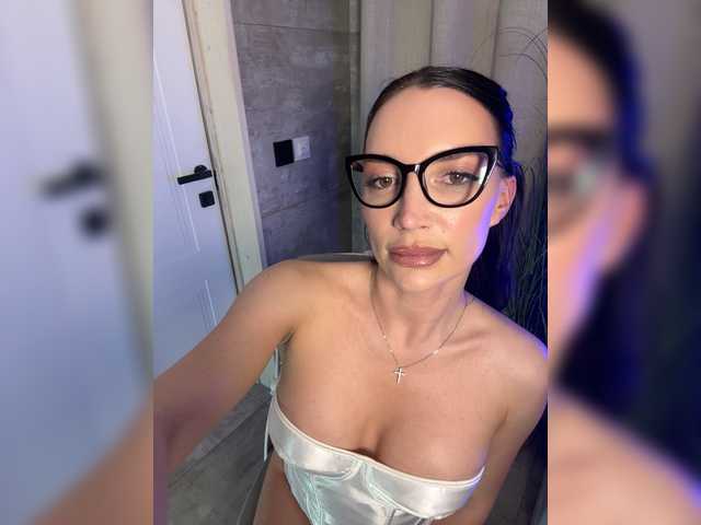 Amarulla's BongaCams show and profile