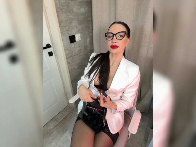 Amarulla's BongaCams show and profile