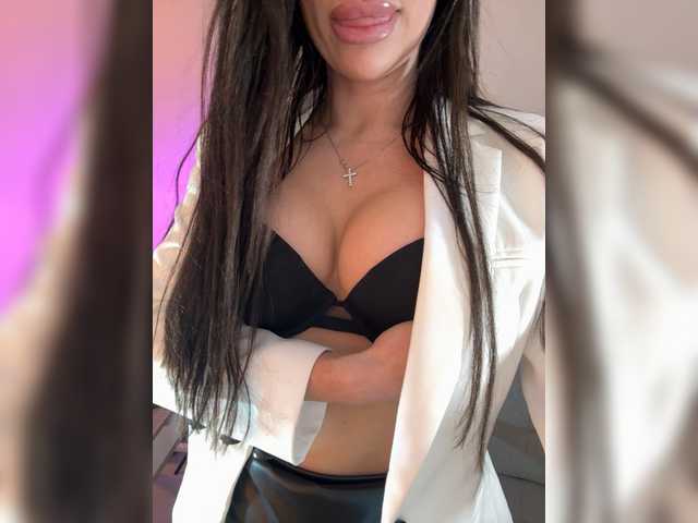 Amarulla's BongaCams show and profile