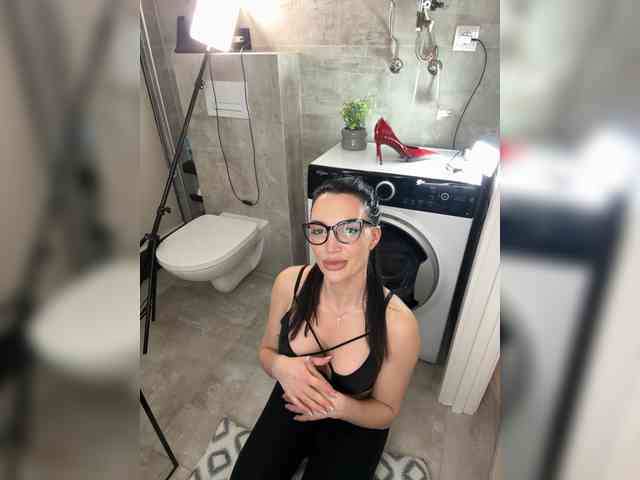 Amarulla Live Webcam on BongaCams