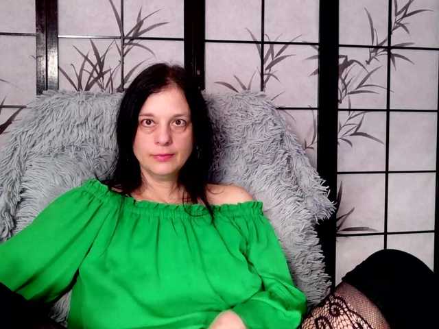 SweetLongLips's BongaCams show and profile