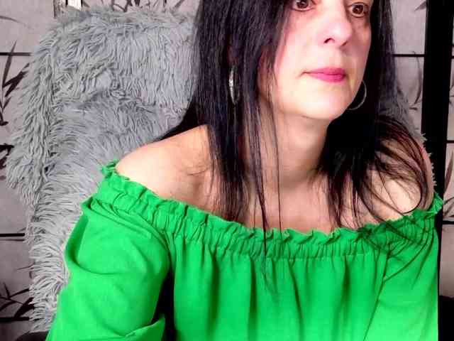 SweetLongLips Live Webcam on BongaCams