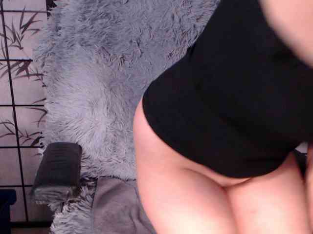SweetLongLips webcam