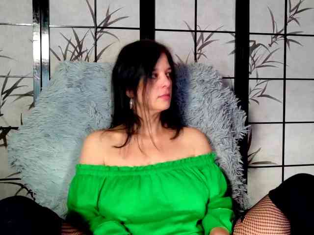 SweetLongLips Live Webcam on BongaCams