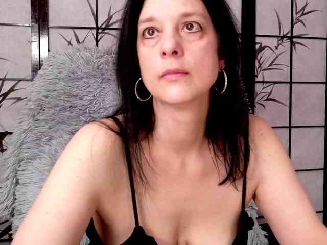 SweetLongLips webcam