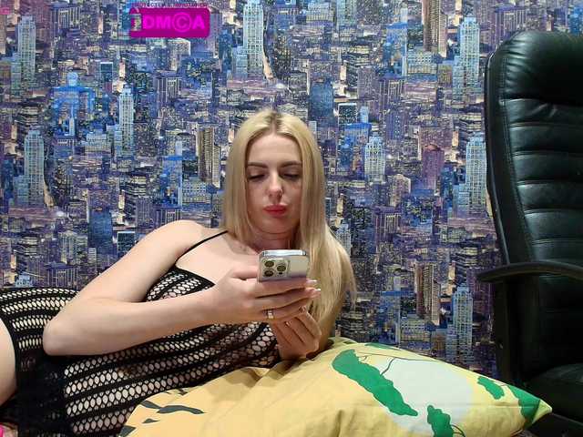 hotgirl777's BongaCams show and profile