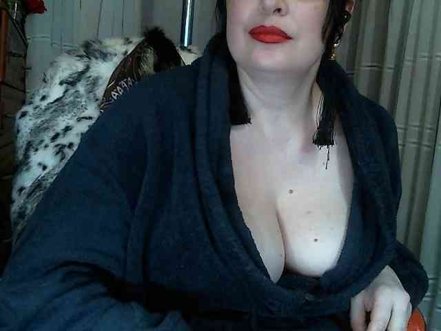 LINA2111 Live Webcam on BongaCams