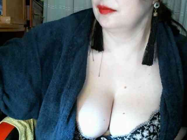 LINA2111 Live Webcam on BongaCams