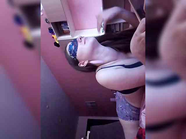 Urania33 Live Webcam on BongaCams
