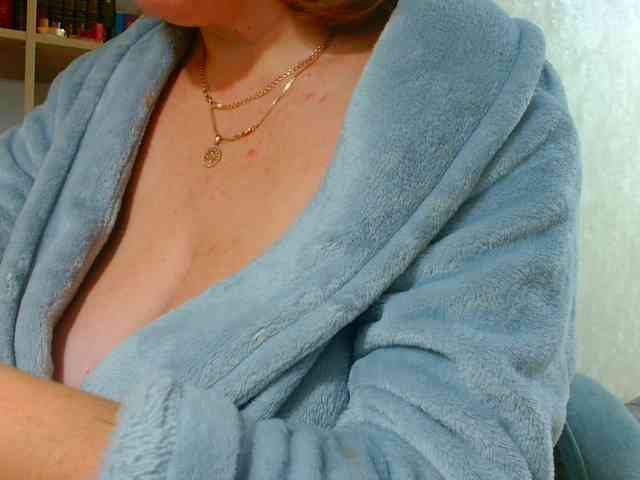 rosewind8 Live Webcam on BongaCams